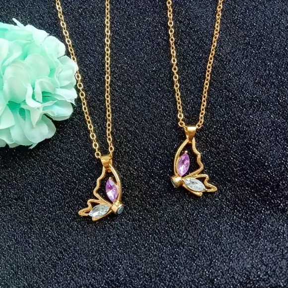 Set Of 2 Magnet Butterfly Necklaces - Picture 3 of 4